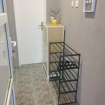 Private Apartment, Free Garage And Garden * Bosanska Gradiska